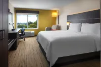 Holiday Inn Express & Suites Belmont Hotels in San Carlos