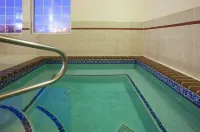 Holiday Inn Express & Suites SIOUX FALLS AT EMPIRE MALL by IHG - Hot Tub