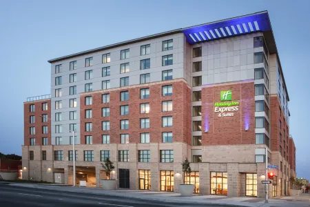 Holiday Inn Express & Suites Downtown Ottawa East