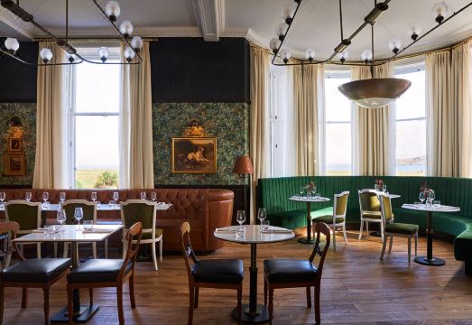 [마린 노스 버릭 호텔의 럭셔리한 외관 이미지]