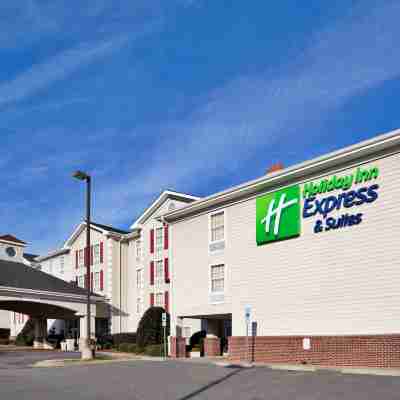 Holiday Inn Express & Suites Conover (Hickory Area) Hotel Exterior
