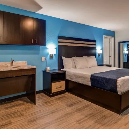 SureStay Plus Hotel by Best Western Humble