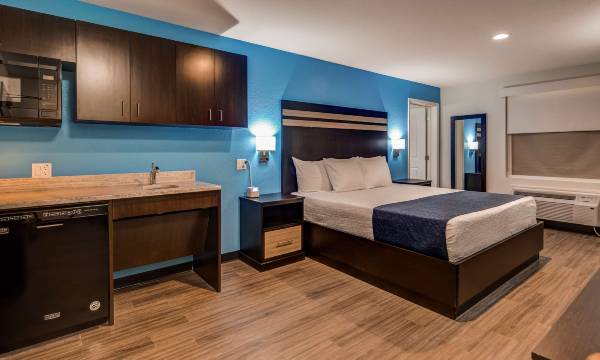 SureStay Plus Hotel by Best Western Humble