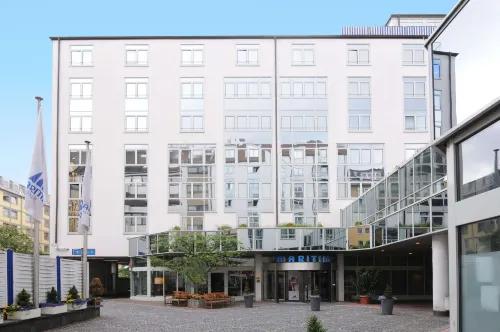 Maritim Hotel München - 수영장