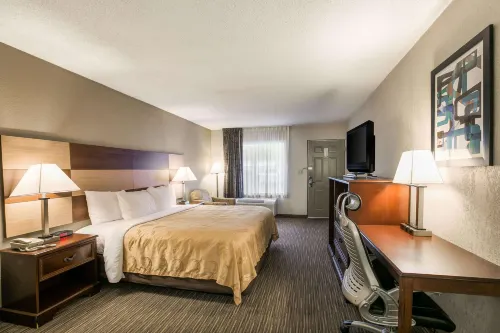 Quality Inn & Suites Near Lake Eufaula