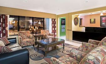 La Quinta Inn & Suites by Wyndham Salina