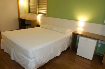 Stop Inn Antonio Carlos โรงแรมในเบโลโอรีซอนชี