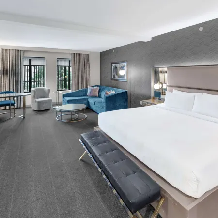Tulsa Club Hotel, Curio Collection by Hilton