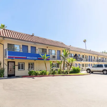 Motel 6 Riverside, CA - UCR East