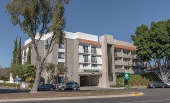 GreenTree Inn & Suites Los Angeles - Alhambra - Pasadena