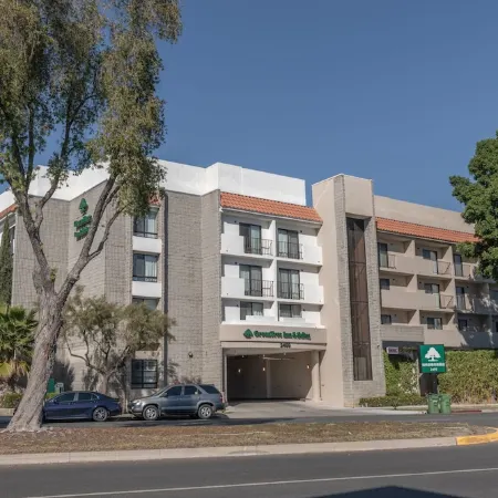GreenTree Inn & Suites Los Angeles - Alhambra - Pasadena