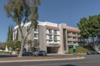 GreenTree Inn & Suites Los Angeles - Alhambra - Pasadena Отели рядом с достопримечательностью «The Lizard Theater Company»