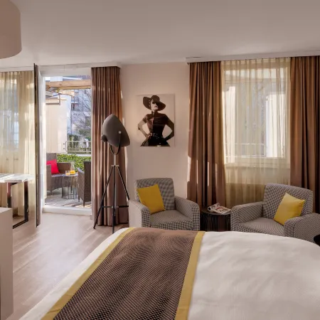 Hotel Indigo DUSSELDORF by IHG Отели рядом с достопримечательностью «Зеештерн»