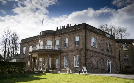 Wood Hall Hotel & Spa Отели в г. Уэзерби