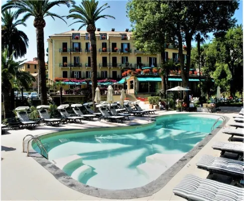 Hotel Metropole - Pool