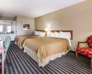 Quality Inn at the Mall - Valdosta - parking