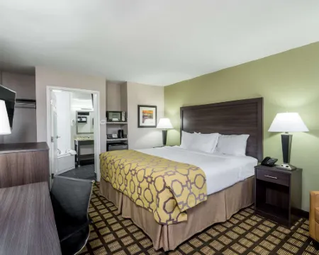Baymont by Wyndham Clarksville Hotels in Clarksville