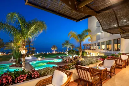 Constantinou Bros Athena Royal Beach Hotel Отели в г. Героскипу