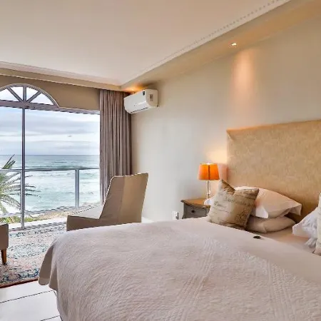 Hermanus Beachfront Lodge