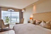 Hermanus Beachfront Lodge - Solar Power Hotels in Voelklip
