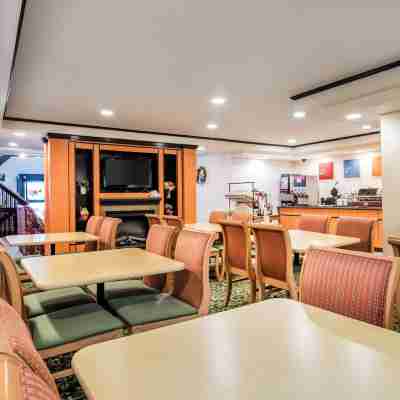 Quality Inn Dining/Meeting Rooms
