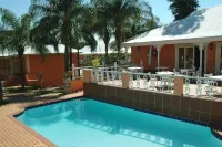 Sica's Guest House - Swimmingpools