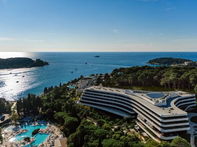 Lone Hotel by Maistra Collection