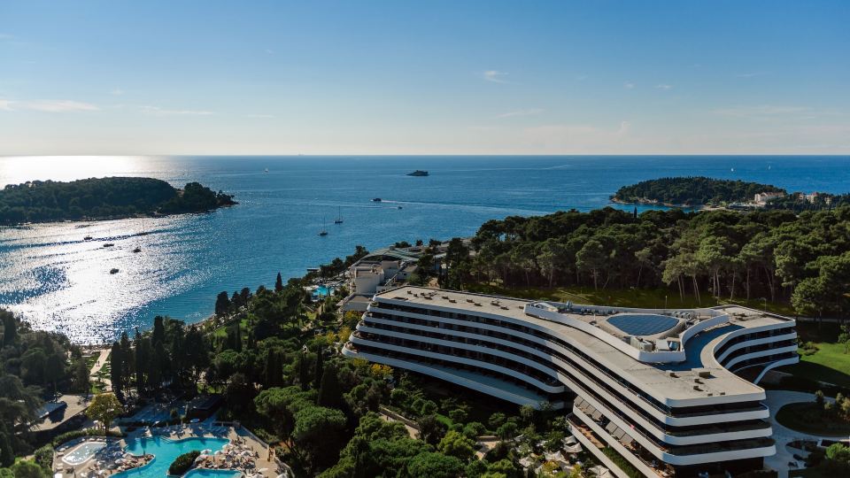 Lone Hotel by Maistra Collection