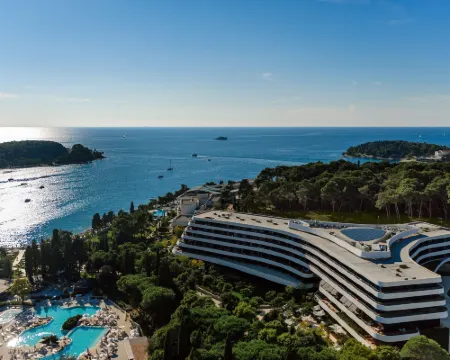 Lone Hotel by Maistra Collection فنادق في روفينج