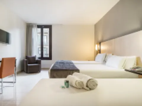 Ilunion Almirante Hotels in der Nähe von La Catedral