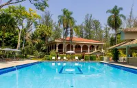 Hotel Resort e Golfe Clube Dos 500 - مسبح