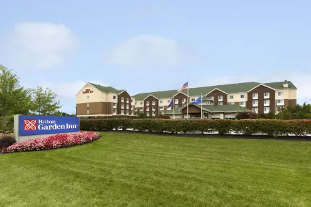 Hilton Garden Inn Islip/MacArthur Airport Отели в г. Холбрук