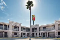 Super 8 by Wyndham McAllen/Downtown/La Plaza Mall - 2-Star