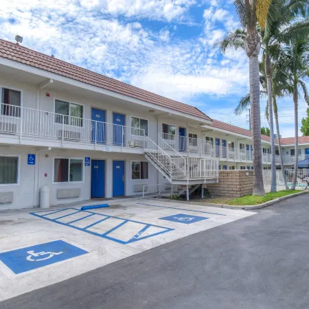 Motel 6 Costa Mesa, CA