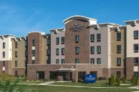 Candlewood Suites Bloomington Hotels in Bloomington