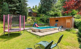 Cosy Apartment in Dresden with Balcony and Swimming Pool