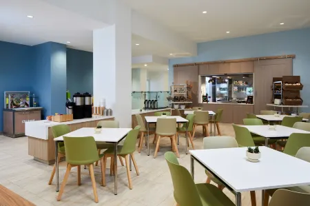 Element Irvine Отели рядом с достопримечательностью «Университет Калифорния, Ирвайн Дивижен оф Контининг Эдьюкейшен»