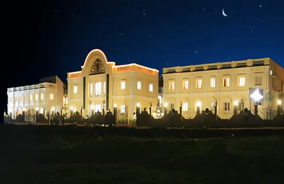 庫瑪拉拉加宮酒店