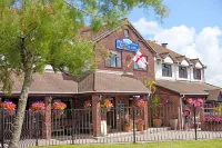 Griffin Inn Hotels near Fistral Beach