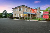 Coopers Colonial Motel Hotels in Darra