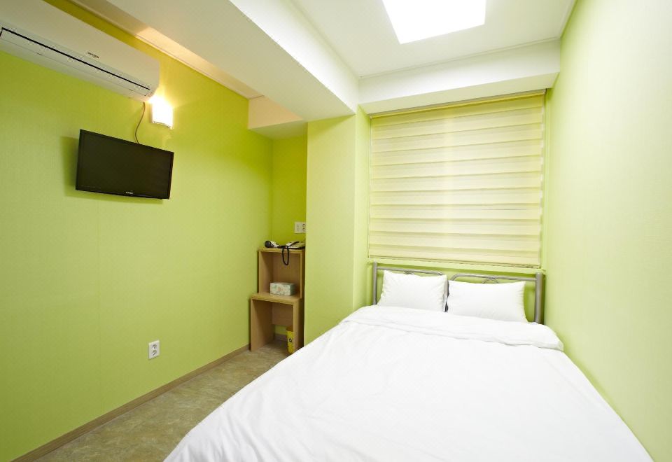 Rainbow Hotel Myeongdong - Housity
