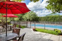 Hampton Inn Middletown - Pools
