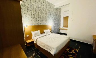 Hotel B P Emerald