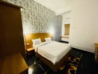 Hotel B P Emerald Hotels near Krishna Janmasthan Temple Complex