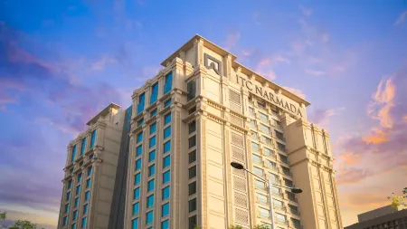 ITC Narmada, a Luxury Collection Hotel, Ahmedabad Отели рядом с достопримечательностью «Индиан Институт оф Менеджмент Ахмедабад»