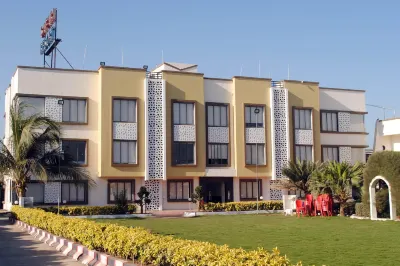 Safari Hotel & Resort Hotels near Veraval Seafront