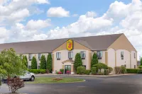 Super 8 by Wyndham Goshen Hotels in Goshen