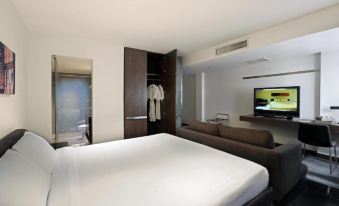 S33 Compact Sukhumvit Hotel