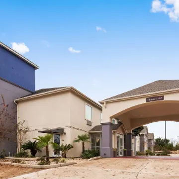 Best Western Plus DeRidder Inn  Suites