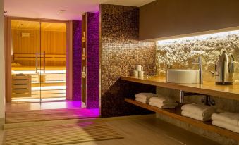 The Spring House Hotel Rome Vatican, Tapestry Collection by Hilton